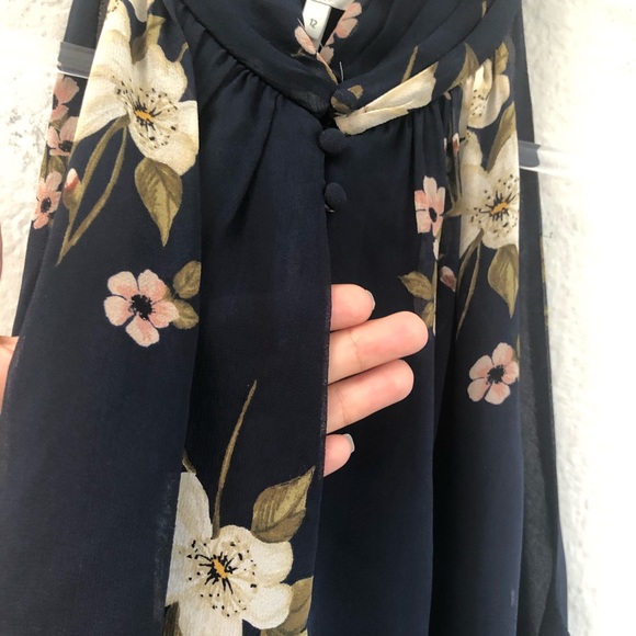 Joie Abbigayl Floral Silk Blouse Navy Top Sz 12 - Picture 6 of 7